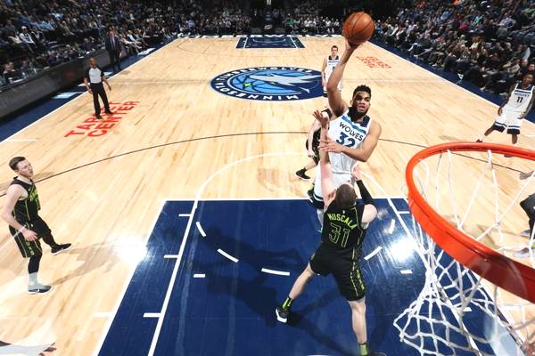  利拉德60分创本赛季得分新高  