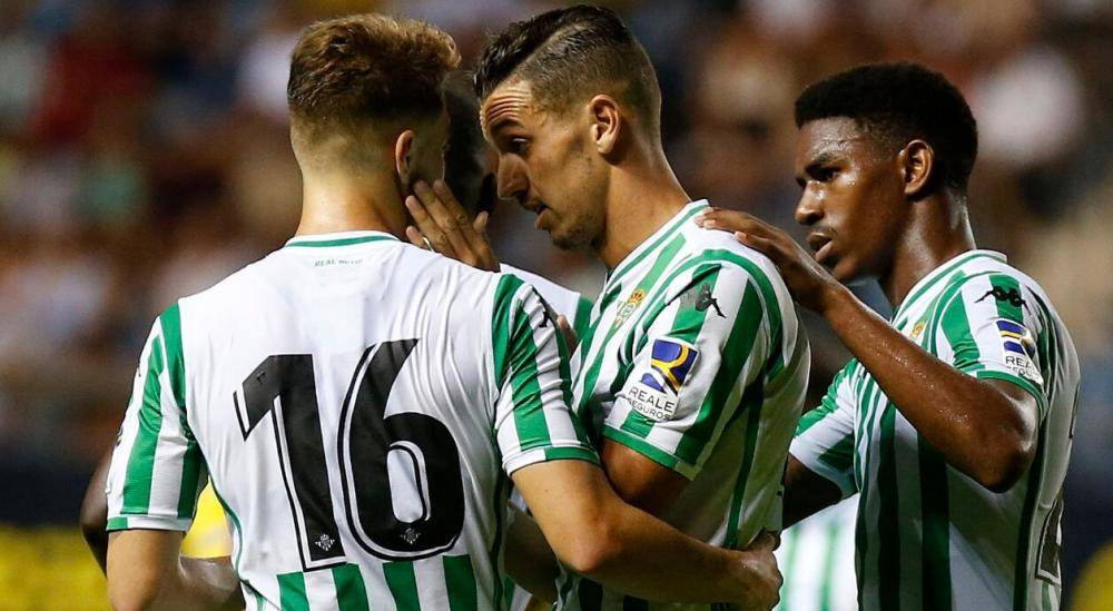  药厂中场世界波破僵终结进球荒  