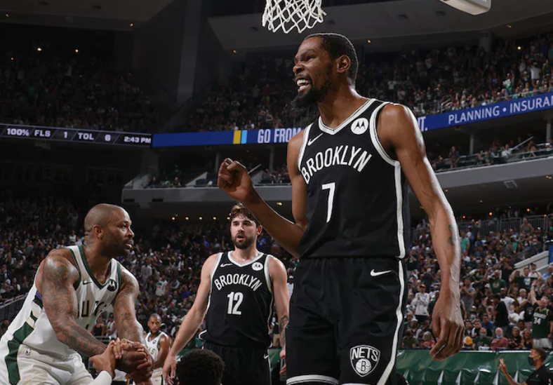  字母哥伤退离场，雄鹿不敌尼克斯  