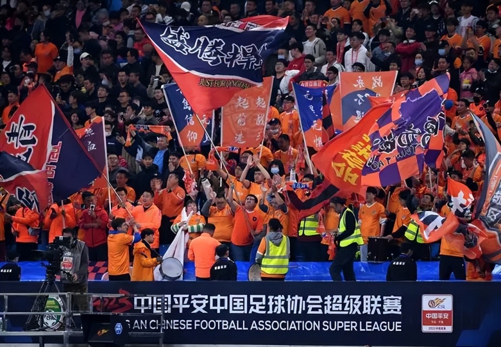  梅斯主场顽强抵抗，最后时刻惜败仍获球迷掌声